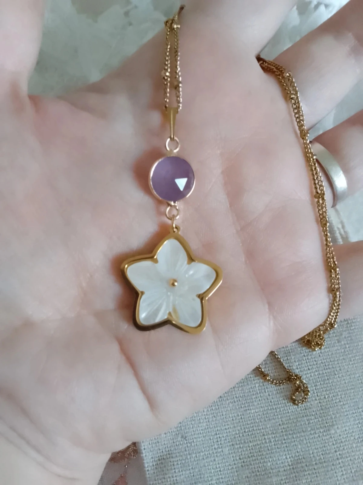 Colar boêmio de flor branca e pedra de ametista Violettes – photo 3